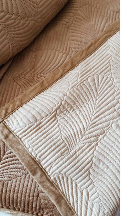 Ноовое покрывало с наволочками