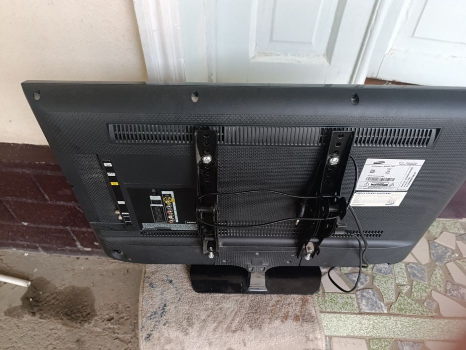 "SAMSUNG 32" televizor