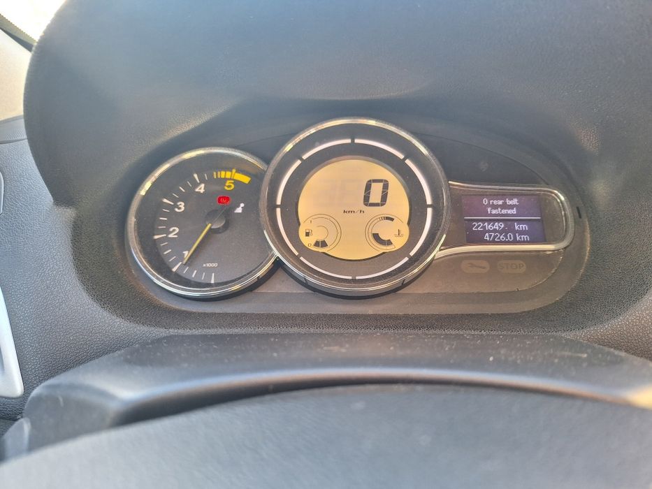 Продавам Рено Меган