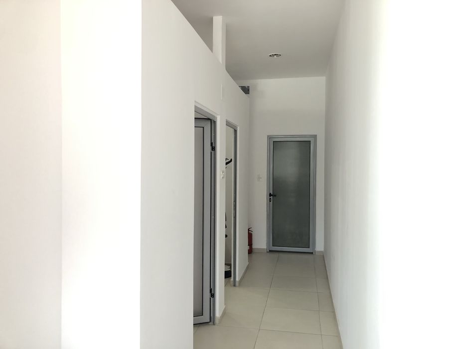 Inchiriez spatiu in zona ultra centrala, zona Calarasi colt cu Grivita