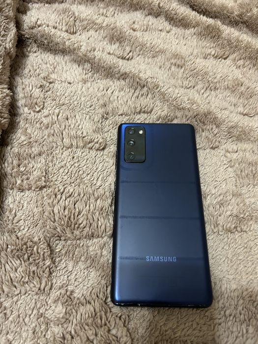 Самсунг s20fe в отличном состоянии