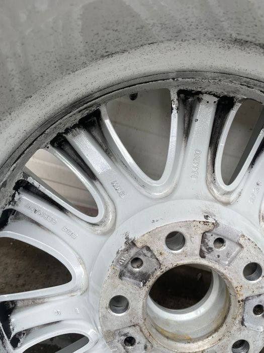 Летни гуми и джанти за BMW 5 Series (E60)