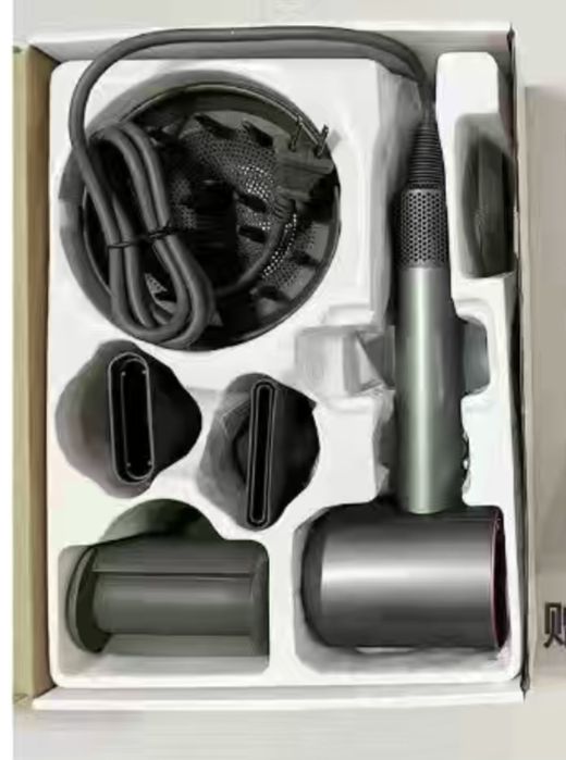 Элеектрический Фен с насадками