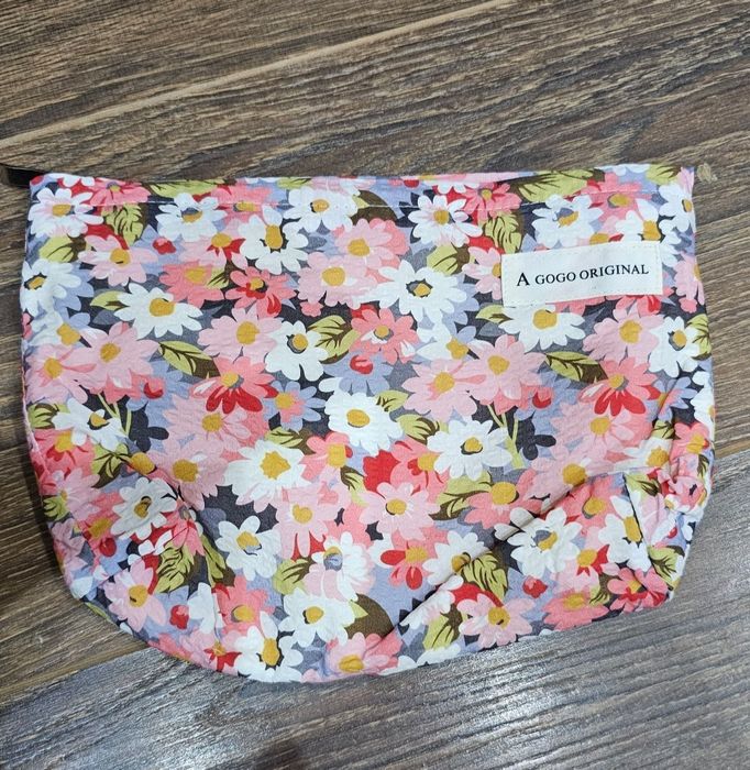 Косметички для женщин и девушек