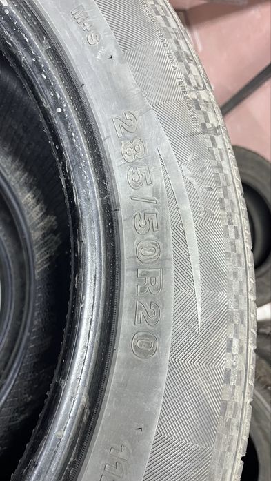 Продам 4 резины 285/50/20