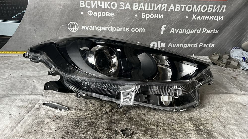 Ляв и десен фар Toyota Yaris 2019-