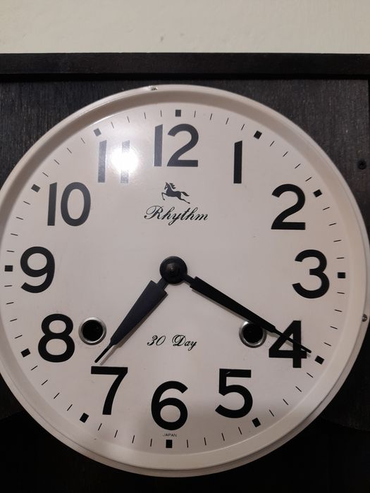 Ceas,Pendulă de perete