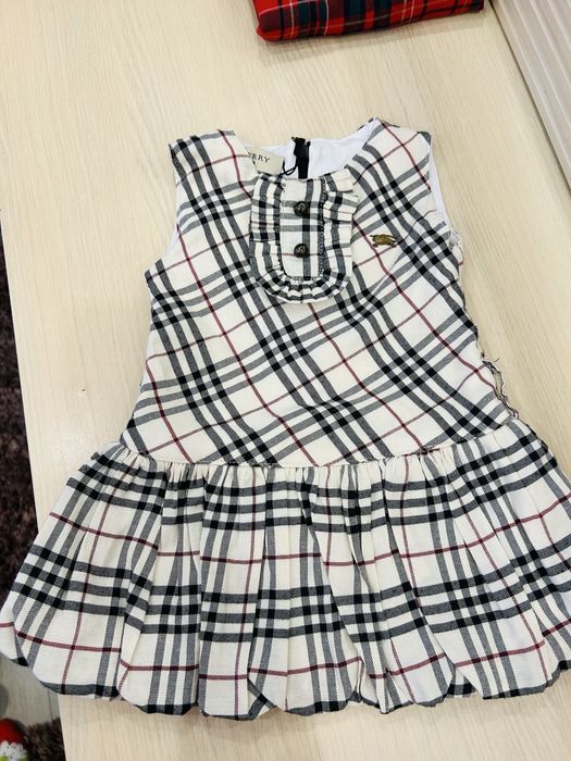 Rochita bebelusi 6-9 luni burberry