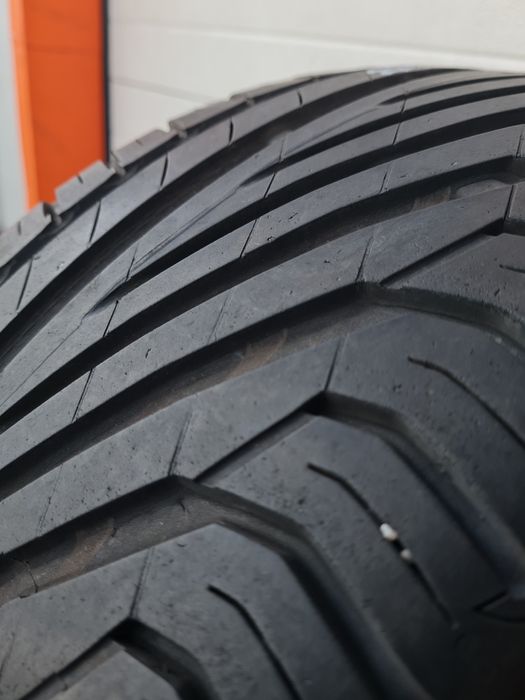 Летни гуми 2 броя UNIROYAL RainSport3 225 45 R17 дот 0418