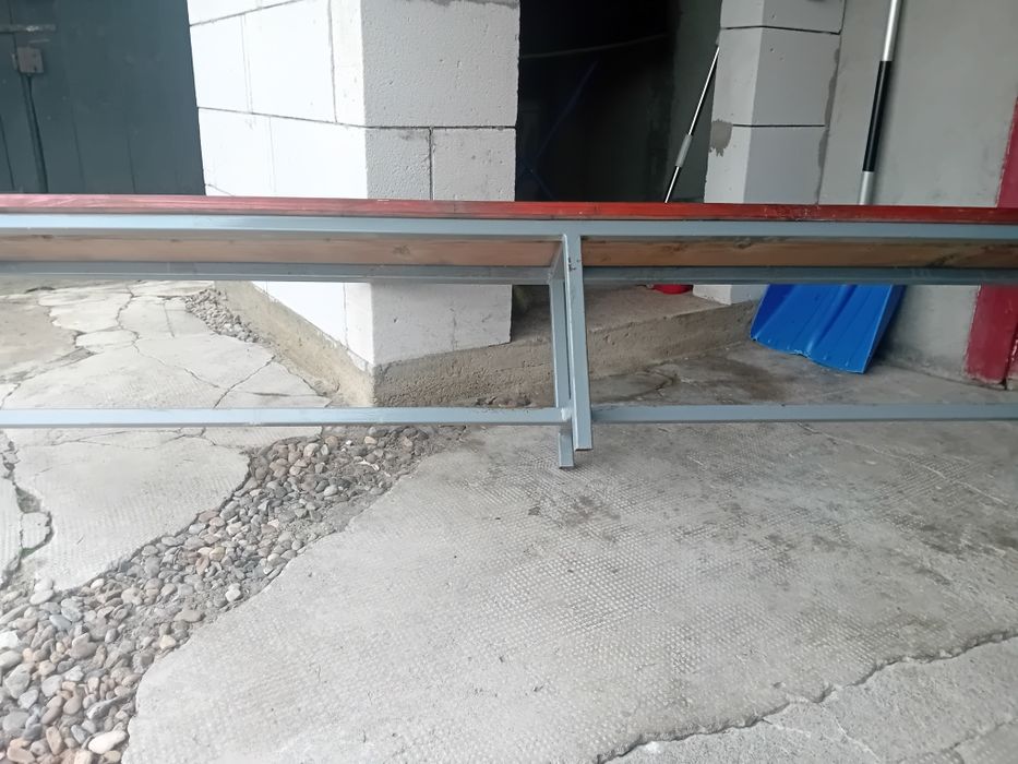 Vând 2 bănci identice