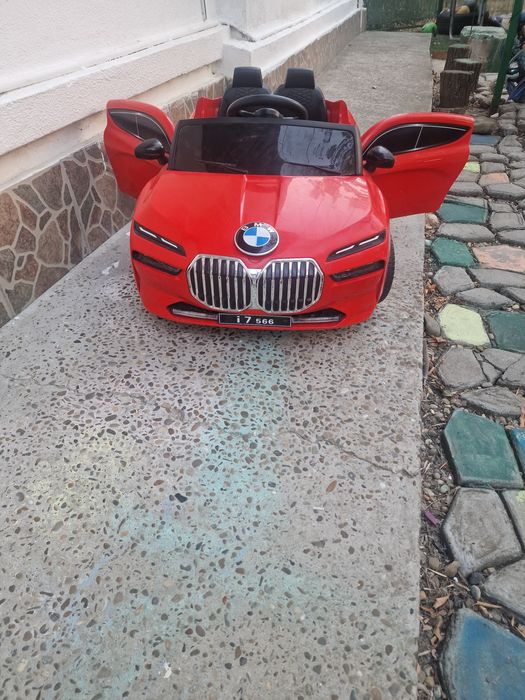 Vând Mașinuța electrica si Tractor electricc - 2-5 ani.