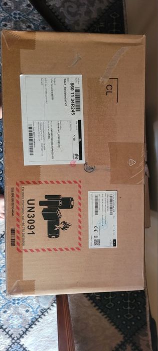 Huawei inverter 35kun boldi dillerdan olganman  yangi 2dona bor 5kwt