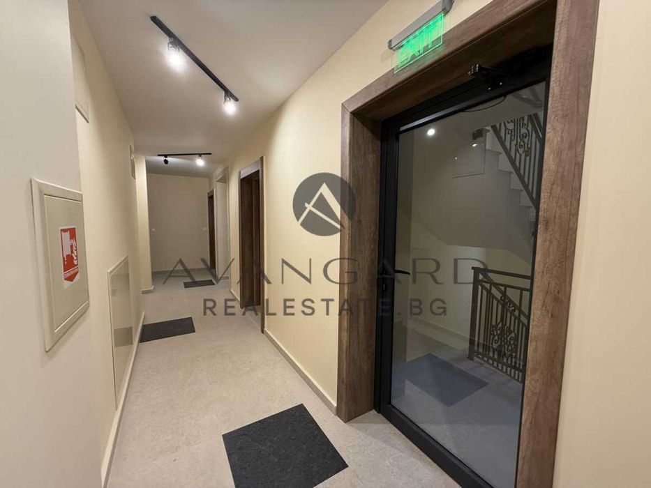 Продава се Тристаен апартамент в Пловдив, Кършияка - 101 кв.м за 1981 €/кв.м - Снимка #9