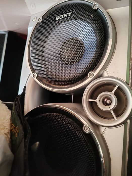 Аудио система sony работи отлично