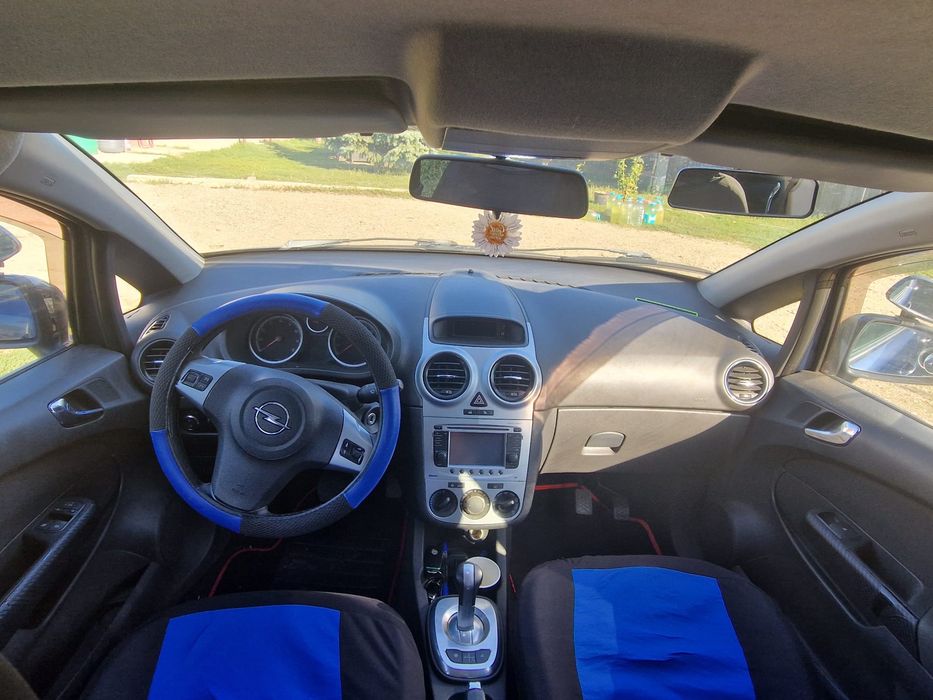 Vând Opel corsa D automat
