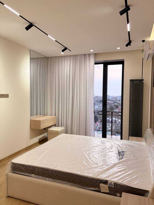 Сдам в аренду новую 3х комнатную квартиру в центре