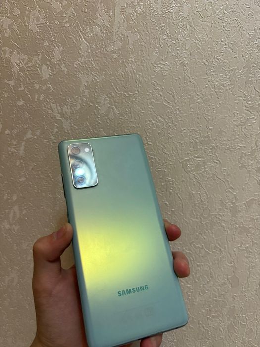 Срочно продам Samsung Galaxy S20 EF