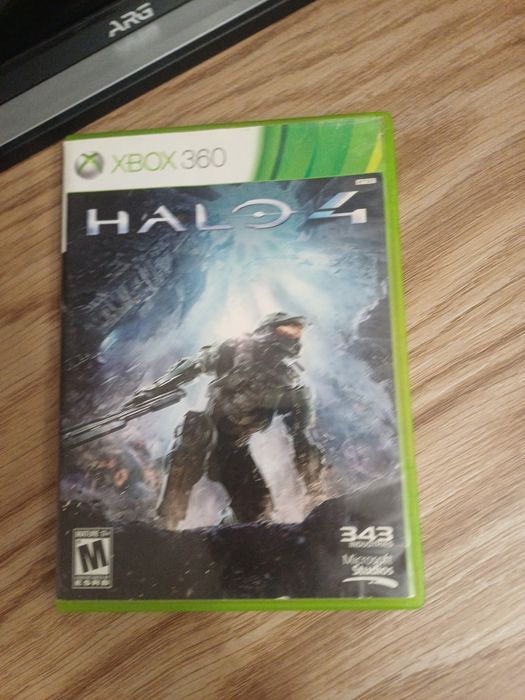 Прошитая xbox 360 Freeboot ,3 джойстика