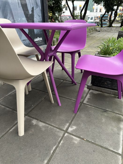 Комплект маса и четири стола