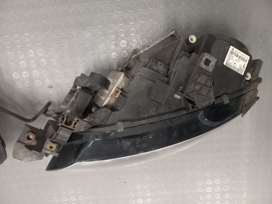 Фарове Audi A4 B8