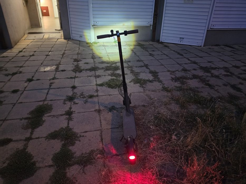 Продавам електрическа тротинетка Xiaomi Mi Electric Scooter 1S