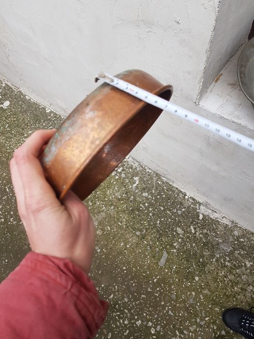 Стар бакърен тас със красиви гравюри