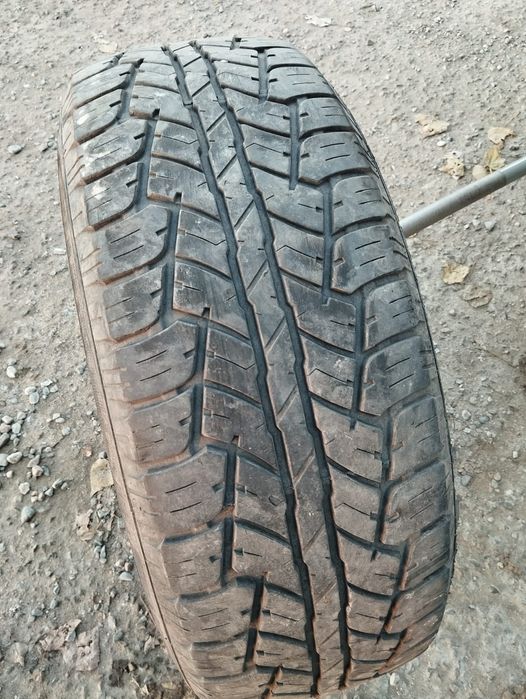 Продам всесезонные шины 265/65/17