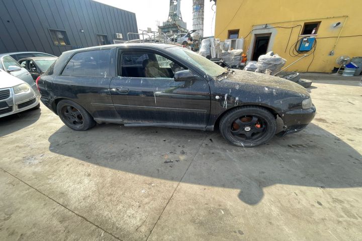 Far stanga Audi A3 2001 1.6 MT (102 hp)
