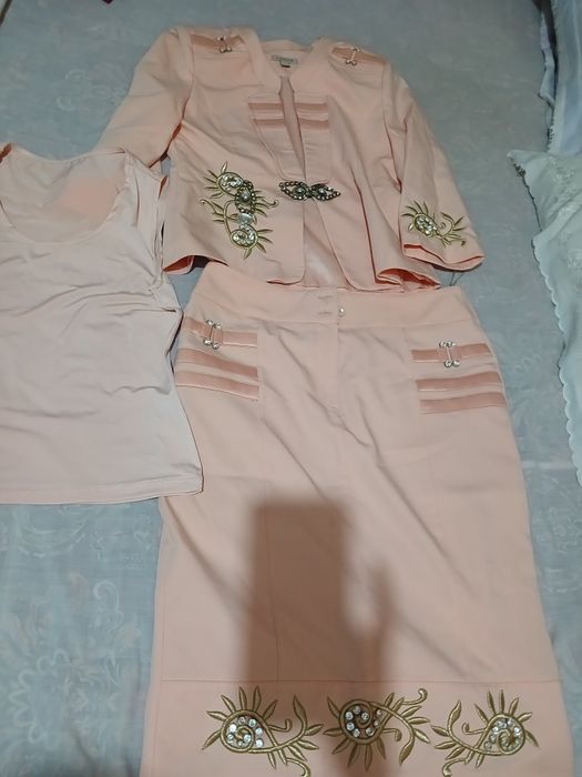 Продаётся тройка почти новый