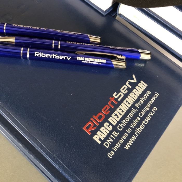 Grafica pentru meniuri pliante afise carti de vizita