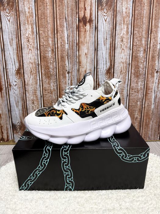 37-43 Versace Chain Reaction GreekPrint