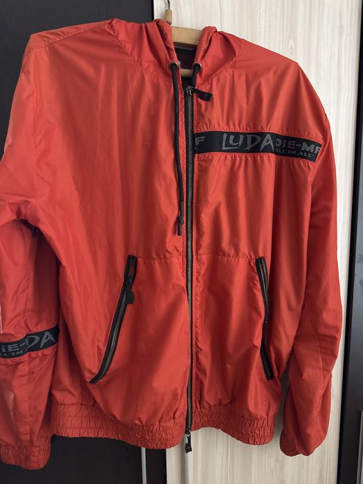 Luda  ветровка.