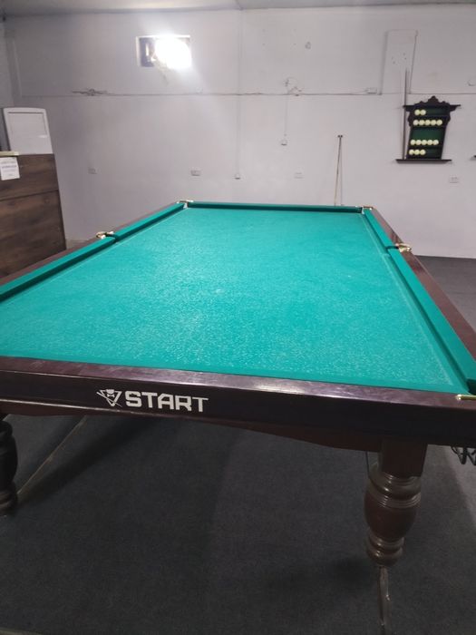 Бильярдный стол сотилади