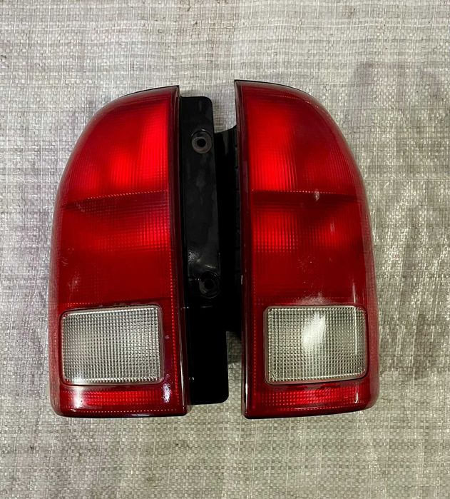 Задние фонари фонарь Suzuki Grand Vitara, 98-05 год оригинал из Японии
