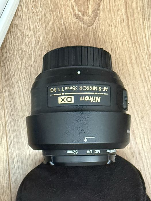 Kit foto Nikon D40 cu 18-55mm, 55-200mm, 35mm, blitz si alte accesorii