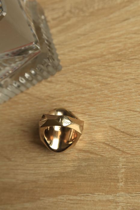 Пръстен на Christian Dior