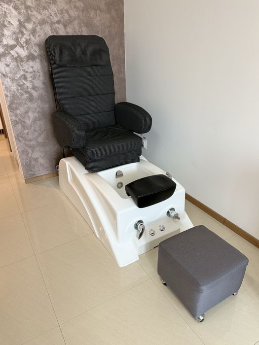 Vând scaun profesional de pedichiură