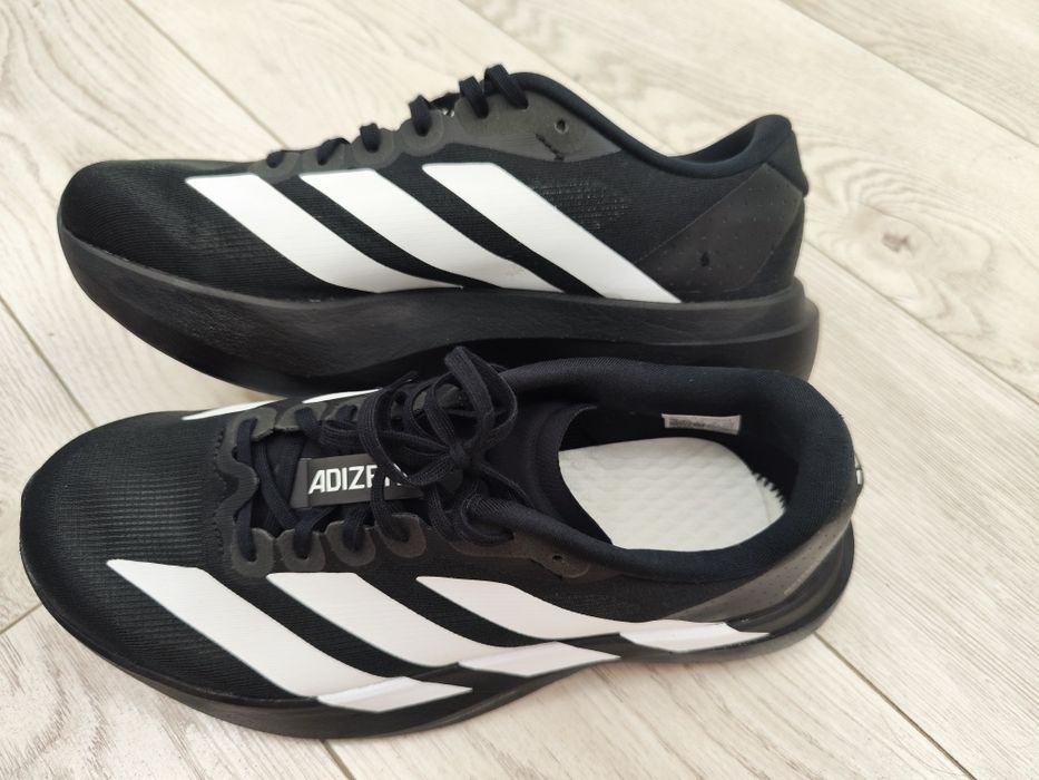 Продам оригинальные кроссовки Адидас Adizero.