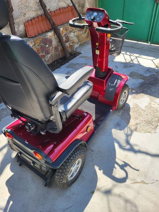 Инвалидна електрическа количка