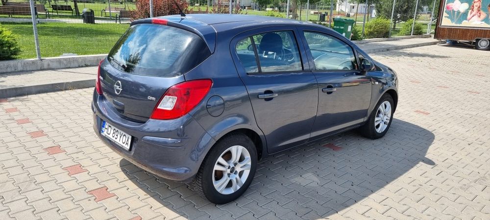Opel Corsa 1.3 CDTI -2009-6 trepte-Clima