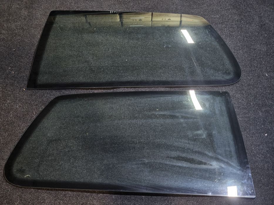 Geam lateral spate Volkswagen Golf 4 (2usi)