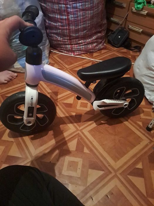 Продавам баланс детско колело