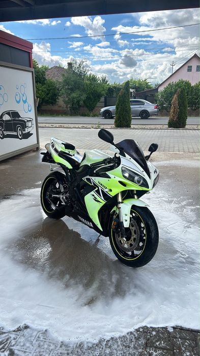 Vand Yamaha R1.