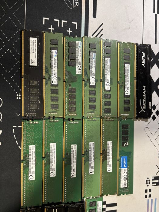 Memorii RAM 8GB DDR4 Diferite Frecvente 2133-2666 MHz