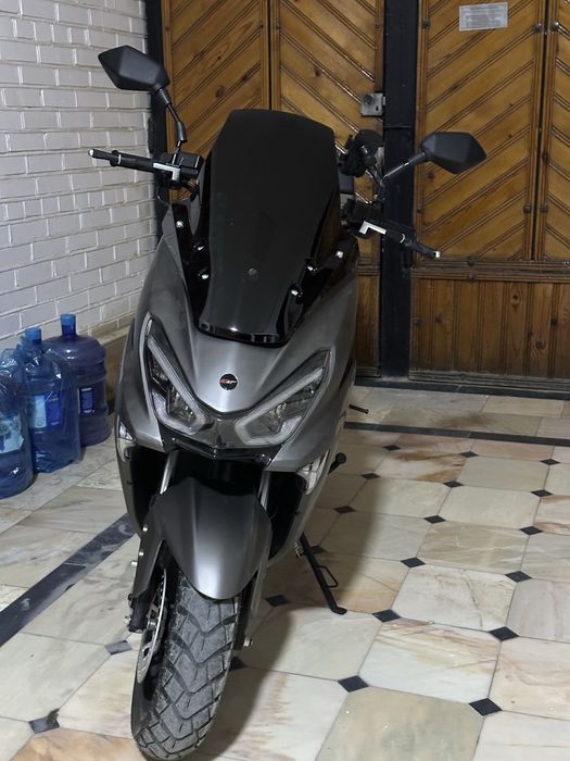 Продаю скутер 150 кубов