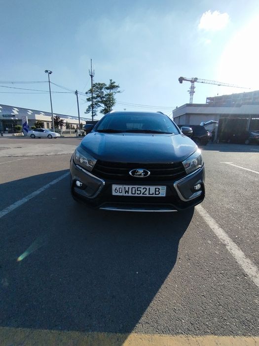 Lada Vesta cros sotiladi