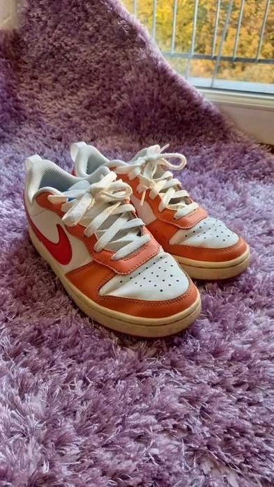 Teniși Nike cu talpă joasă