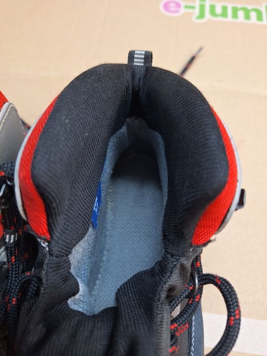 Mc Kinkey- Ghete drumetie copiii- mărimea 32.