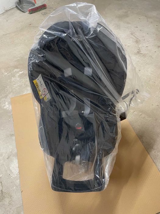 Продавам Britax Römer Стол за кола Dualfix Plus (0-20 кг.) Space Black