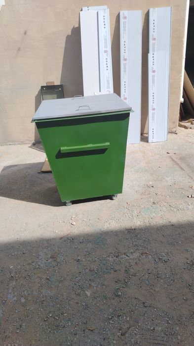 Мусорный контейнер,  бак